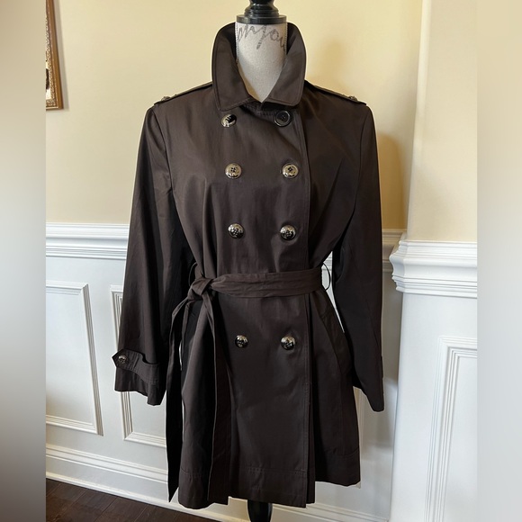 Larry Levine, Brown Double breasted Belted Water Repellent Trench Coat. - Picture 1 of 15